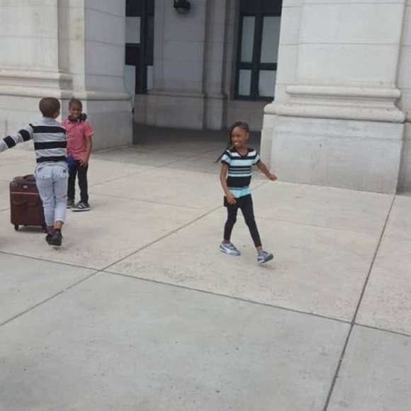 Meet your Posher, Yomi - Picture 1 of 1